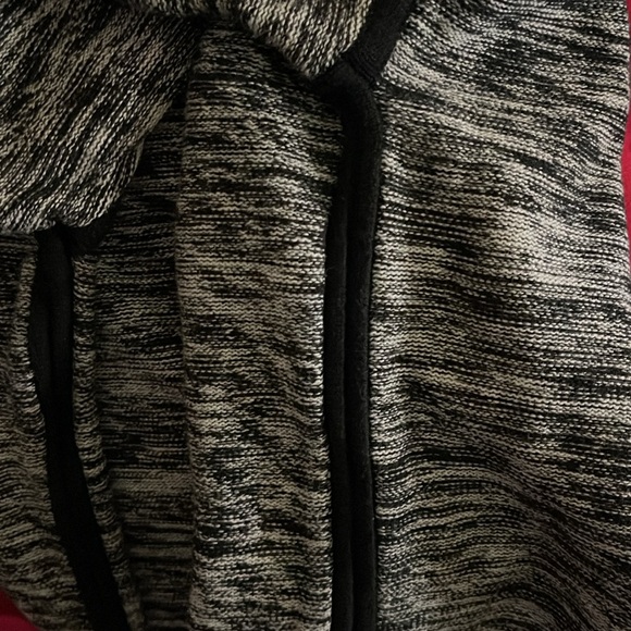 Athleta size medium black/white sweater with black rolled detail trim EUC - Picture 4 of 5